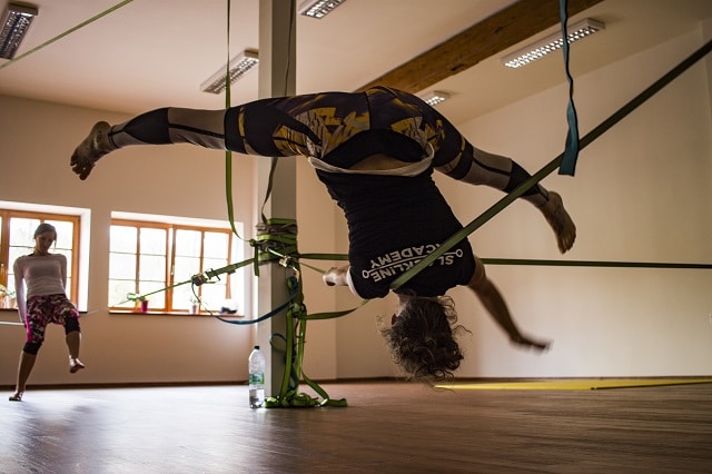 Slackline workshop s Aničkou Kuchařovou