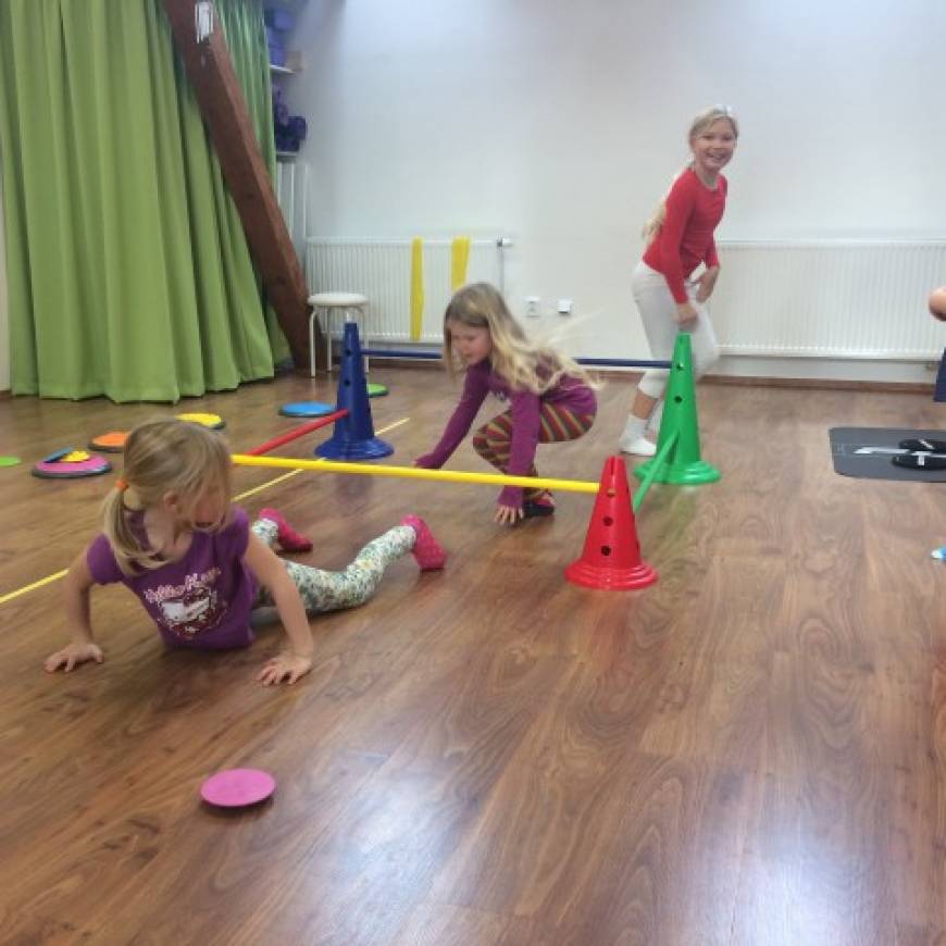 Zdravotní cvičení dětí 4-6 let s fyzioterapeutem v malé skupince